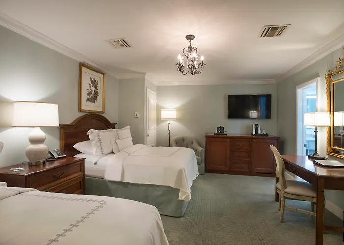 Bienville House Hotel
